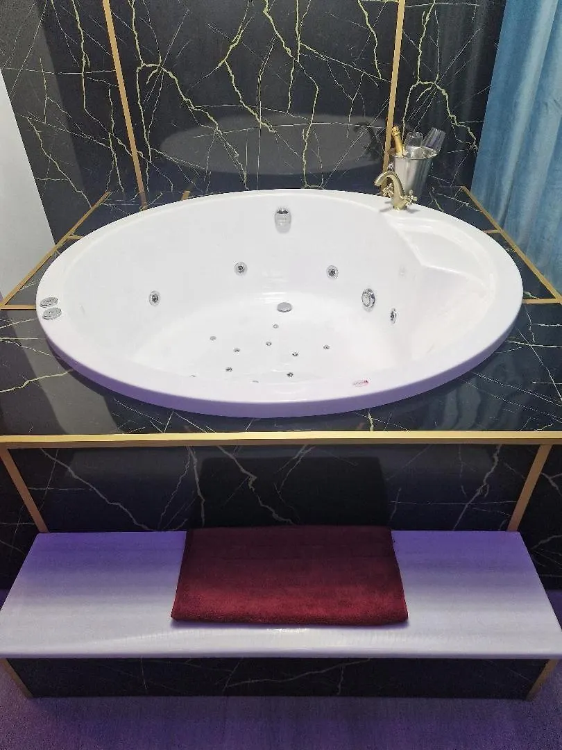 Afi Discret Jacuzzi Apartment Bucureşti